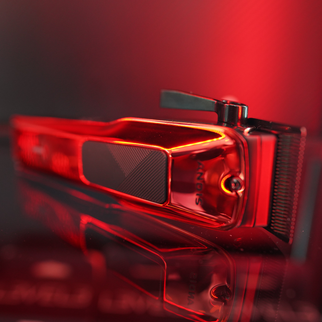 Andis Recon Clipper with red cover